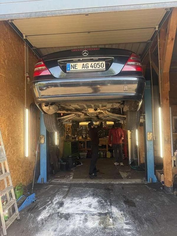 Gebraucht 2002 Mercedes E220 Avantgarde Limousine | 2.000 € (Superpreis) - Bild 1/4