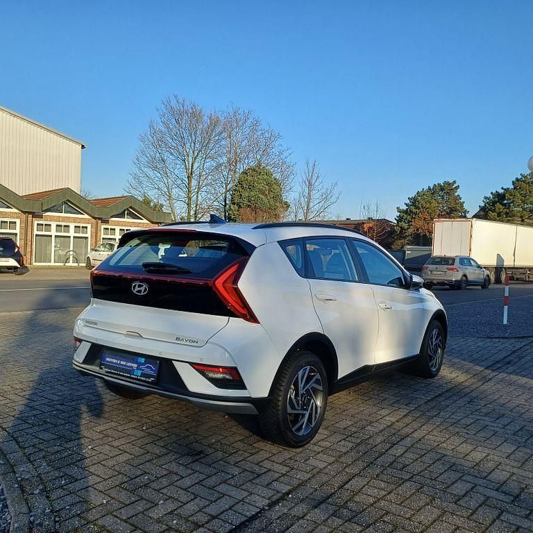Gebraucht Hyundai Bayon Trend 101 PS (74 kW) 2024 Weiß SUV