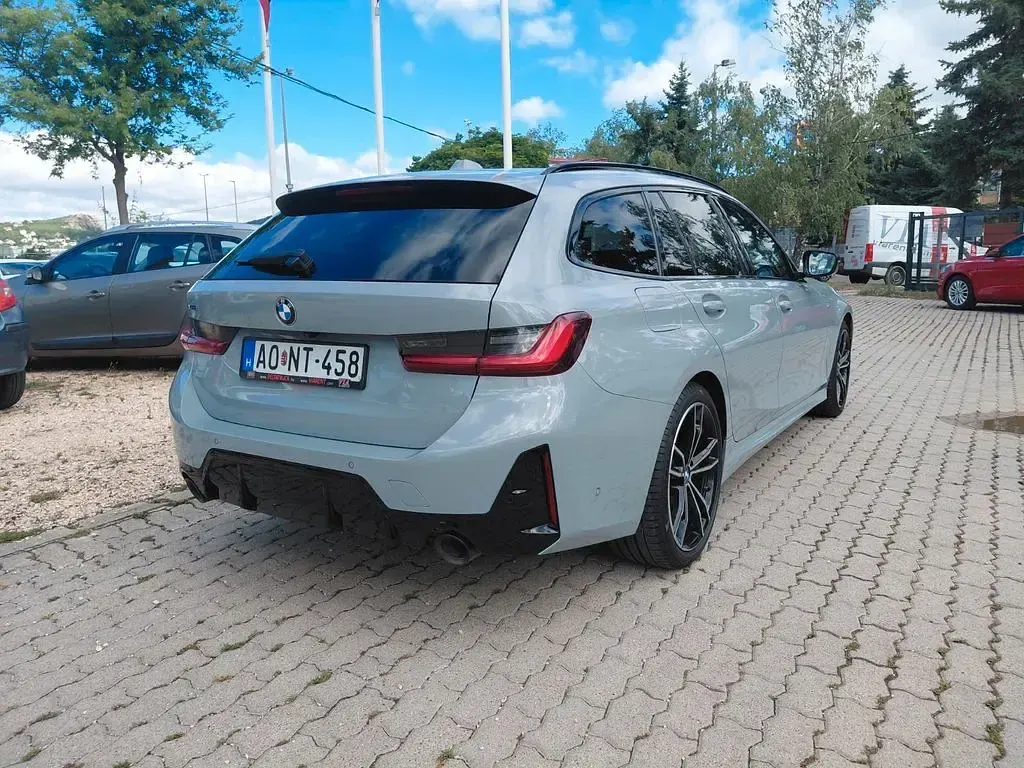 Gebraucht BMW 330 M Sport 286 PS (210 kW) 2023 Grau Kombi