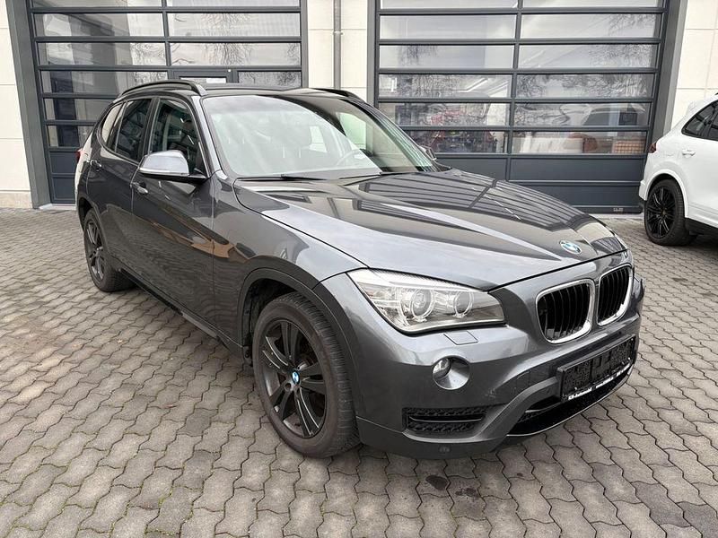 Grau Gebraucht 2015 BMW X1 Sport Line SUV | 9.900 € (Superpreis) - Bild 1/4