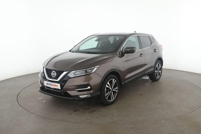 Braun Gebraucht 2018 Nissan Qashqai N-Connecta SUV | 16.980 € (Fairer Preis) - Bild 1/3