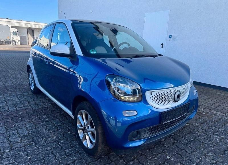 Second-hand Smart ForFour 71 CP (52 kW) 2015 Albastru Hatchback