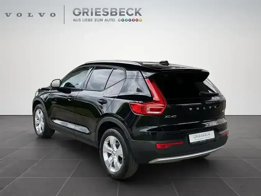 Używany Volvo C40 144 kW (197 KM) 2022 Czarny SUV