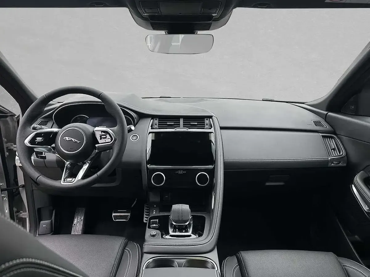 Second-hand Jaguar E-Pace R-Dynamic 165 CP (121 kW) 2023 Gri SUV