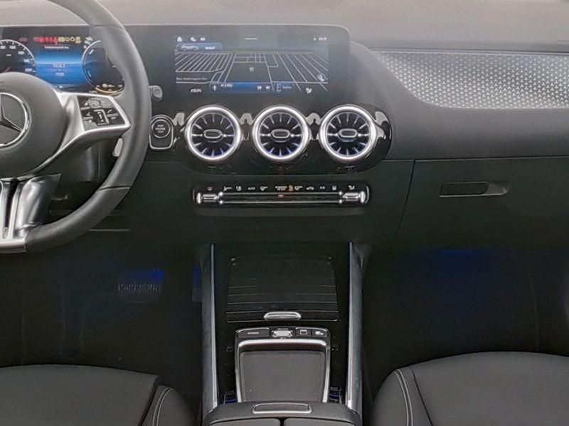 Gebraucht Mercedes GLA250 Advanced 218 PS (160 kW) 2025 Unilack polarweiß SUV