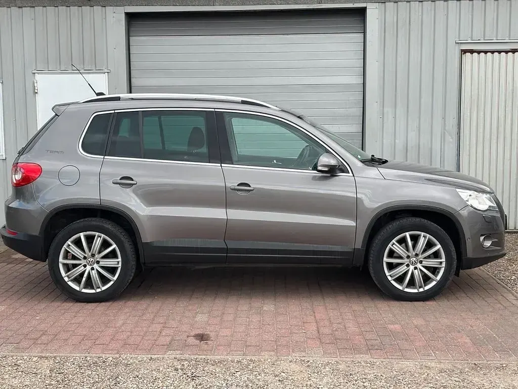 Używany VW Tiguan Team 150 KM (110 kW) 2011 Szary SUV