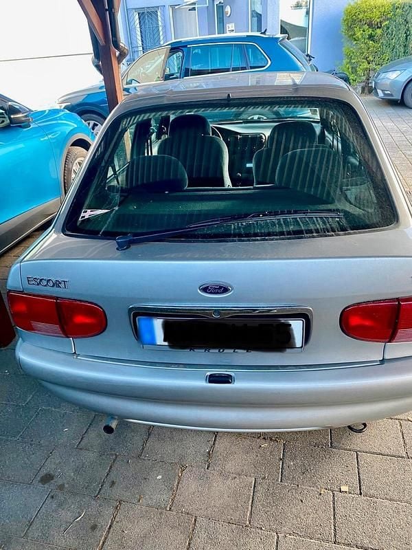 Gebraucht Ford Escort 89 PS (65 kW) 1996 Grau Kleinwagen