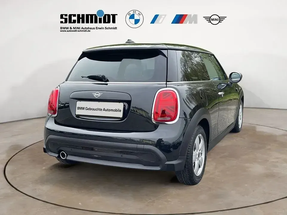 Gebraucht Mini Cooper Essential 136 PS (100 kW) 2024 Schwarz Kleinwagen