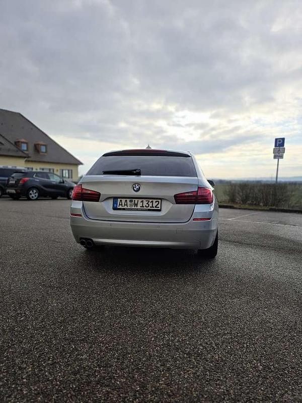 Gebraucht BMW 525 Luxury Line 218 PS (160 kW) 2016 Silber Kombi