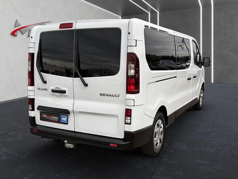 Gebraucht Renault Trafic Life 110 PS (80 kW) 2022 Weiß Van / Kleinbus