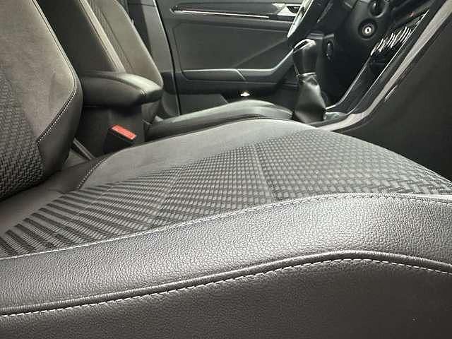 Grau metallic Gebraucht 2018 VW T-Roc Sportline SUV | 20.010 € (Etwas zu teuer) - Bild 1/3