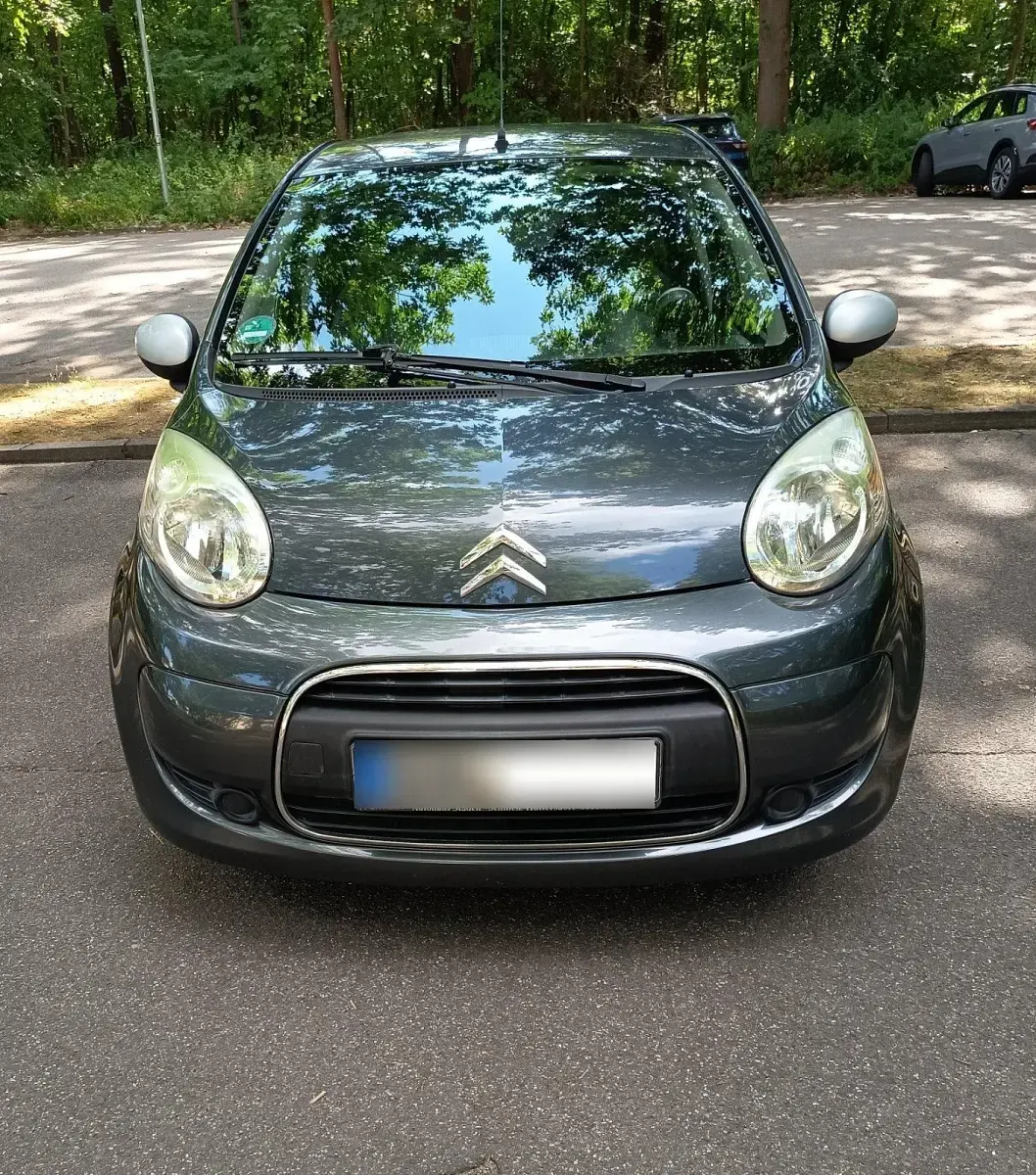 Gebraucht Citroën C1 SELECTION 68 PS (50 kW) 2011 Grau Kleinwagen