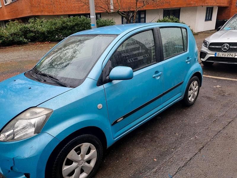 Gebraucht Daihatsu Sirion 69 PS (50 kW) 2009 Blau Kleinwagen