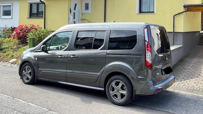 Grau Gebraucht 2022 Ford Grand Tourneo Connect Van / Kleinbus | 22.995 € (Superpreis) - Bild 1/4