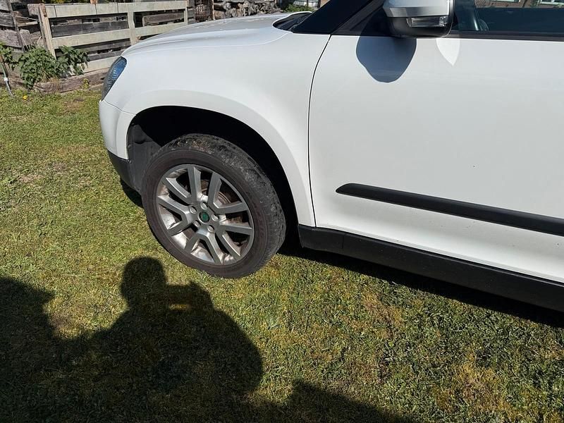 Gebraucht Skoda Yeti 105 PS (77 kW) 2011 Weiß SUV