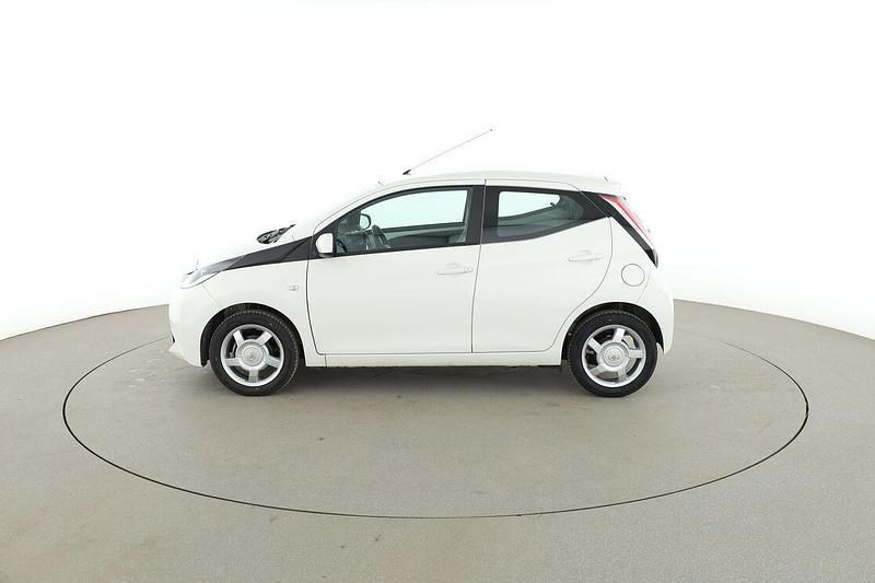 Gebraucht Toyota Aygo X-play 69 PS (50 kW) 2015 Weiß Kleinwagen