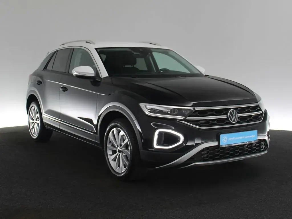 Gebraucht VW T-Roc Style 150 PS (110 kW) 2024 Deep black perleffekt (metallic) SUV