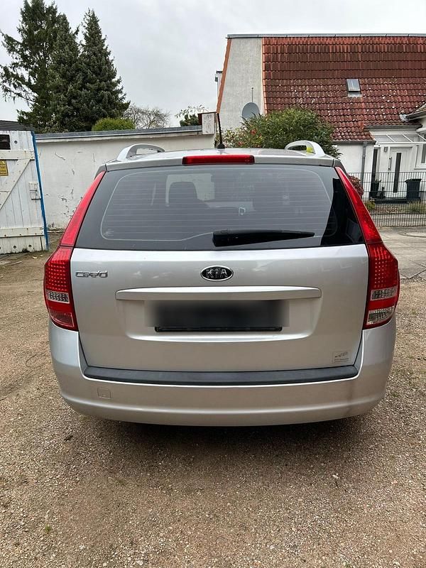 Gebraucht Kia Ceed 2010 Silber Kleinwagen