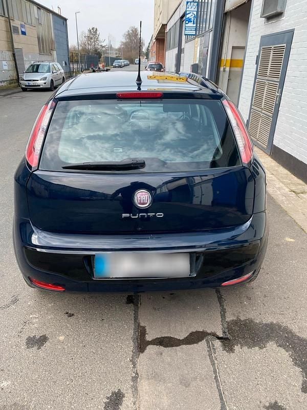 Gebraucht Fiat Punto 75 PS (55 kW) 2011 Blau Kleinwagen