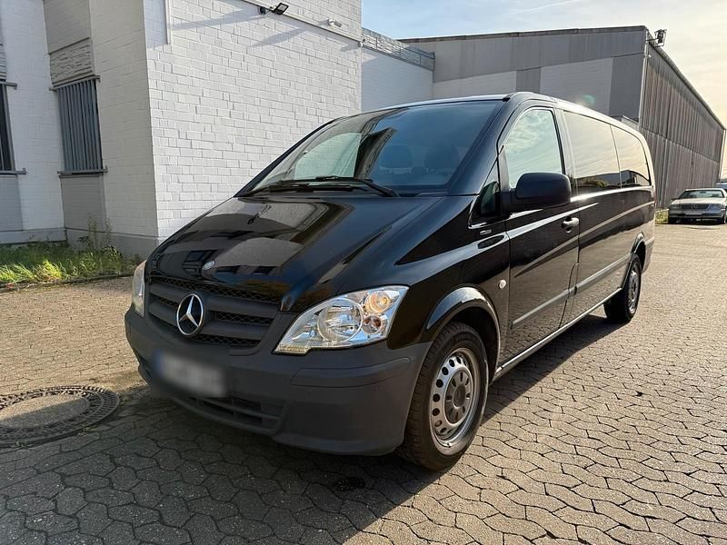 Schwarz Gebraucht 2012 Mercedes Vito Van / Kleinbus | 10.000 € - Bild 1/4