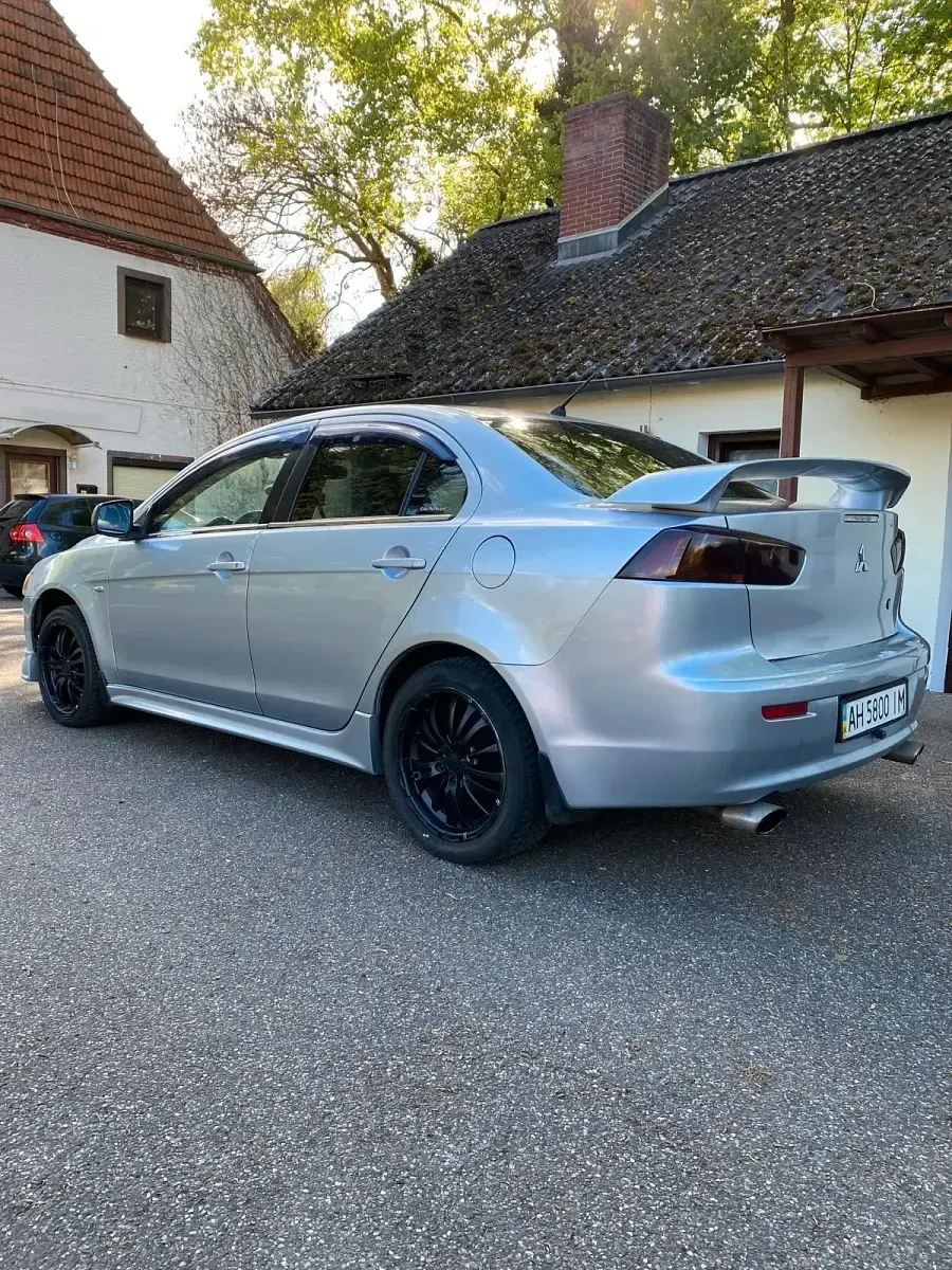 Gebraucht Mitsubishi Lancer 150 PS (110 kW) 2008 Silber Limousine