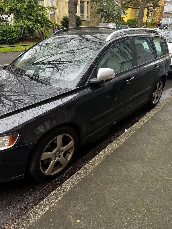 Gebraucht Volvo V50 114 PS (83 kW) 2011 Schwarz Kombi