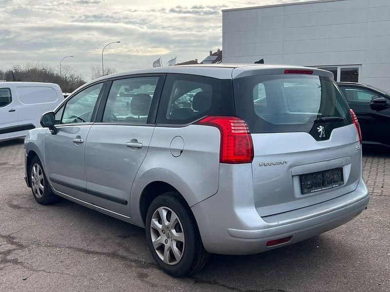 Gebraucht Peugeot 5008 Access 120 PS (88 kW) 2011 Grau Van / Kleinbus