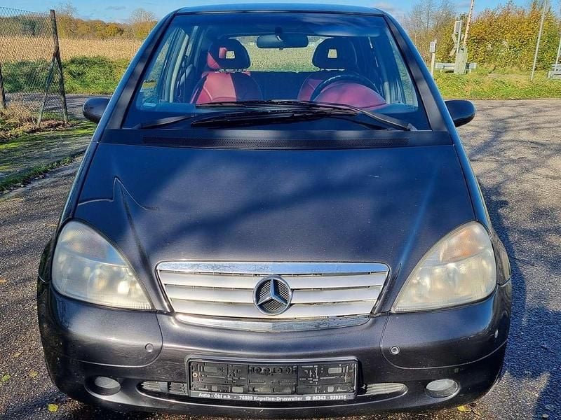 Grau Gebraucht 1999 Mercedes A160 Avantgarde Limousine | 799 € (Guter Preis) - Bild 1/4