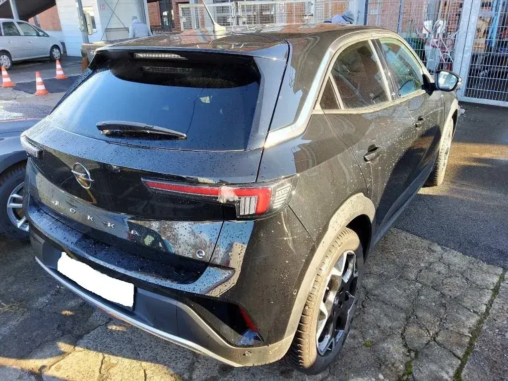 Używany Opel Mokka-e Ultimate 100 kW (136 KM) 2021 Czarny SUV