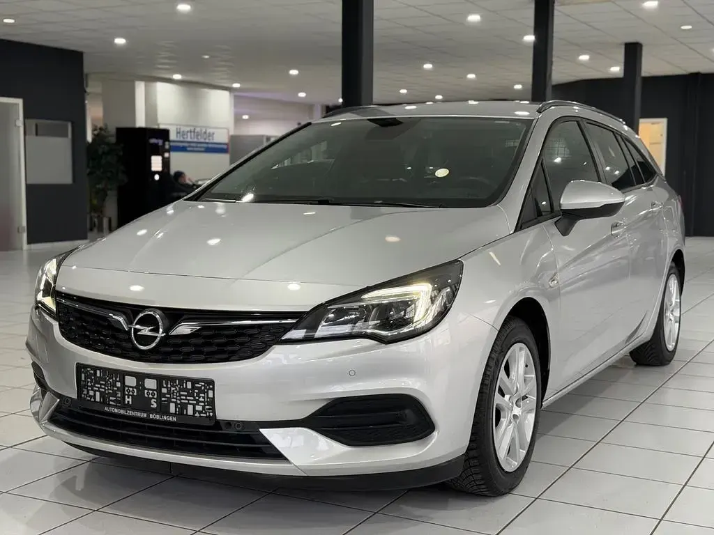 Usado Opel Astra Edition 110 HP (80 kW) 2021 Prateado Carrinha