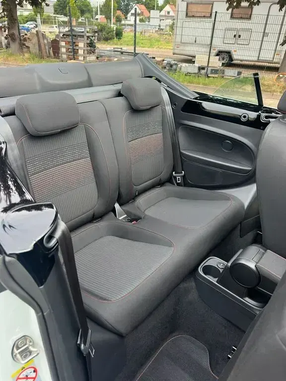 Gebraucht VW Beetle Cabriolet 105 PS (77 kW) 2018 Weiß Cabrio