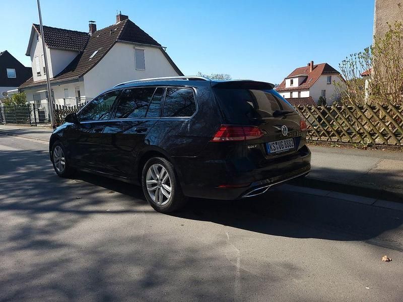 Gebraucht VW Golf VII Comfortline 116 PS (85 kW) 2019 Schwarz Kombi