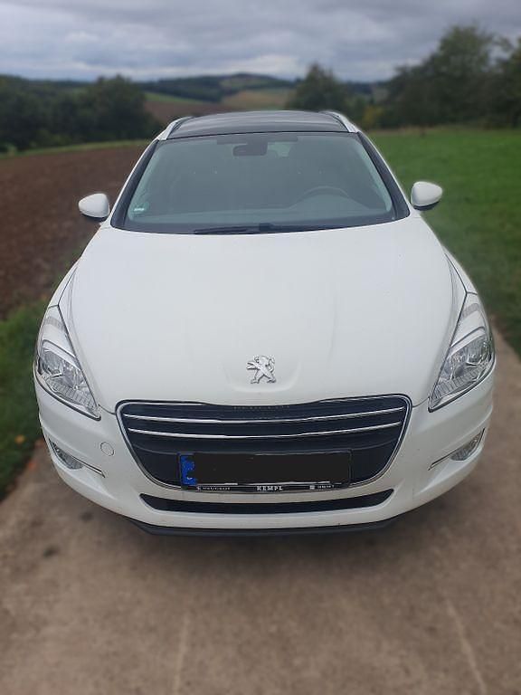 Weiß Gebraucht 2012 Peugeot 508 Allure Kombi | 5.200 € (Fairer Preis) - Bild 1/4