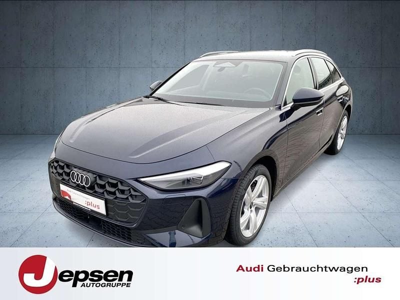 Firmamentblau metallic Gebraucht 2025 Audi A5 Sport Coupé | 42.490 € (Guter Preis) - Bild 1/4