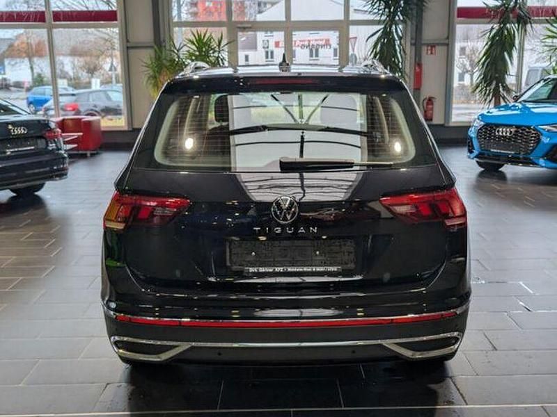 Gebraucht VW Tiguan Elegance 150 PS (110 kW) 2023 Schwarz SUV