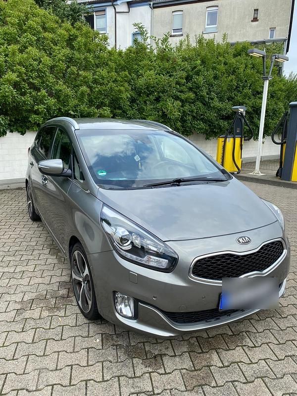 Gebraucht Kia Carens 136 PS (100 kW) 2013 Silber Van / Kleinbus