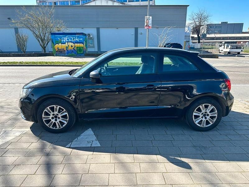 Gebraucht Audi A1 Attraction 90 PS (66 kW) 2011 Schwarz Kleinwagen