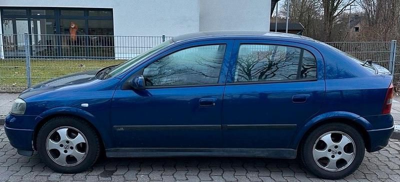 Gebraucht Opel Astra 105 PS (77 kW) 2003 Blau Kleinwagen