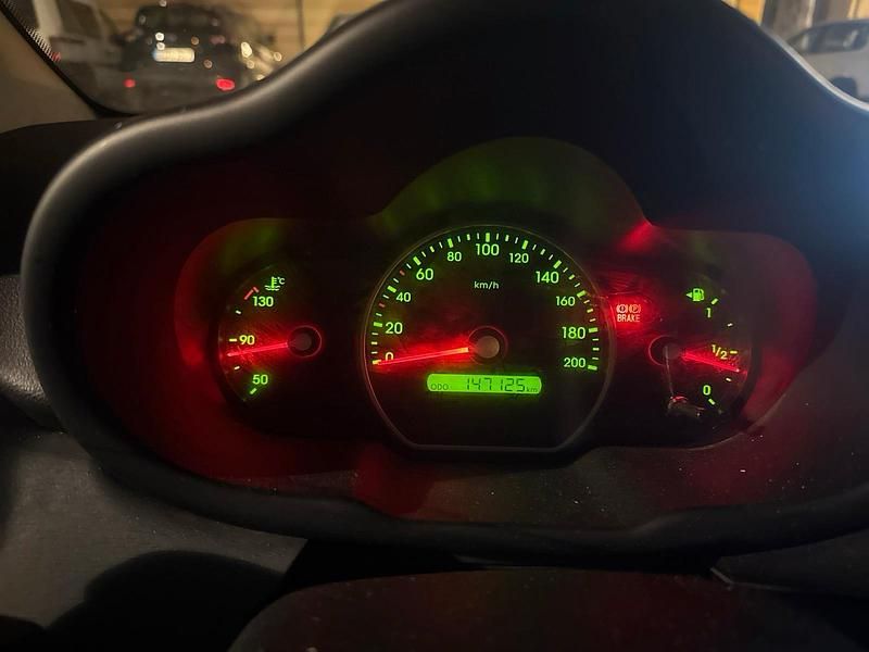 Gebraucht Hyundai i10 67 PS (49 kW) 2010 Schwarz Kleinwagen