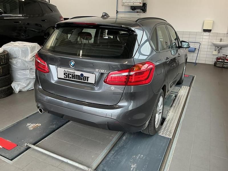 Gebraucht BMW 218 Active Tourer Advantage 140 PS (102 kW) 2019 Mineralgrau Van / Kleinbus