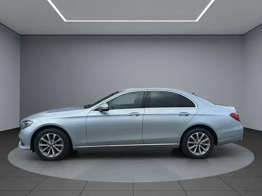 Gebraucht Mercedes E220 AMG line 194 PS (142 kW) 2017 Grau Limousine