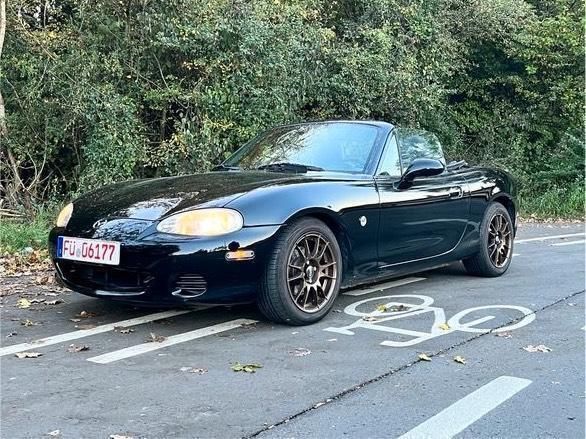 Schwarz Gebraucht 2001 Mazda MX5 Cabrio | 8.000 € (Teuer) - Bild 1/4