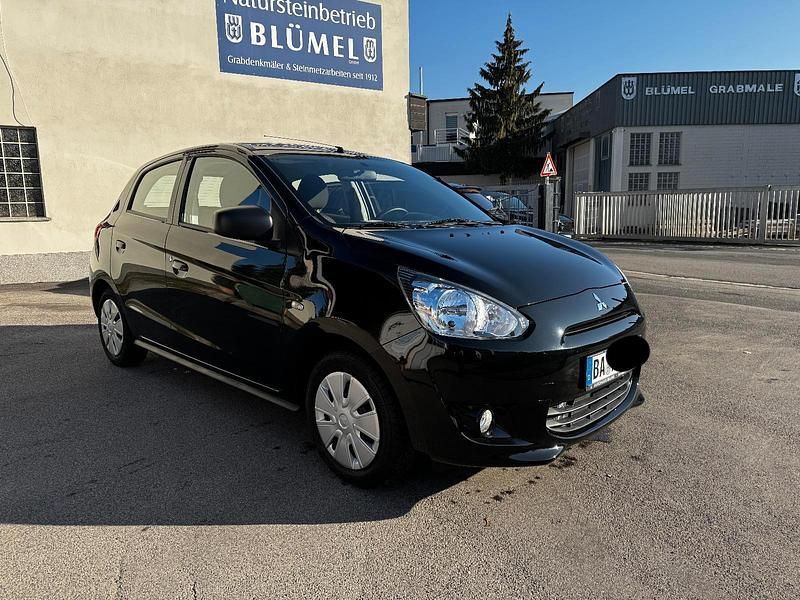 Gebraucht Mitsubishi Space Star 71 PS (52 kW) 2014 Schwarz Van / Kleinbus