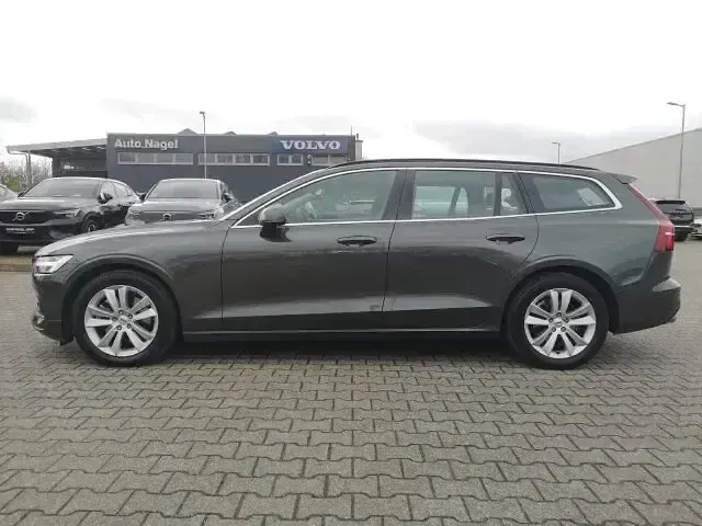 Occasion Volvo V60 Core 163 ch (119 kW) 2022 Gris Break