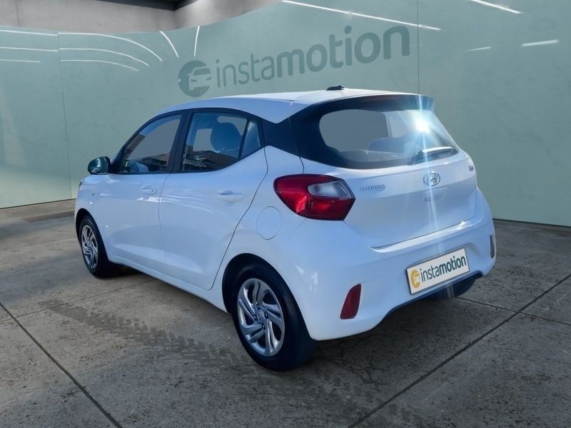 Gebraucht Hyundai i10 Select 67 PS (49 kW) 2022 Weiß Kleinwagen