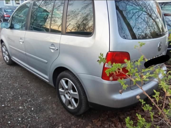 Gebraucht VW Touran 105 PS (77 kW) 2004 Silber Van / Kleinbus