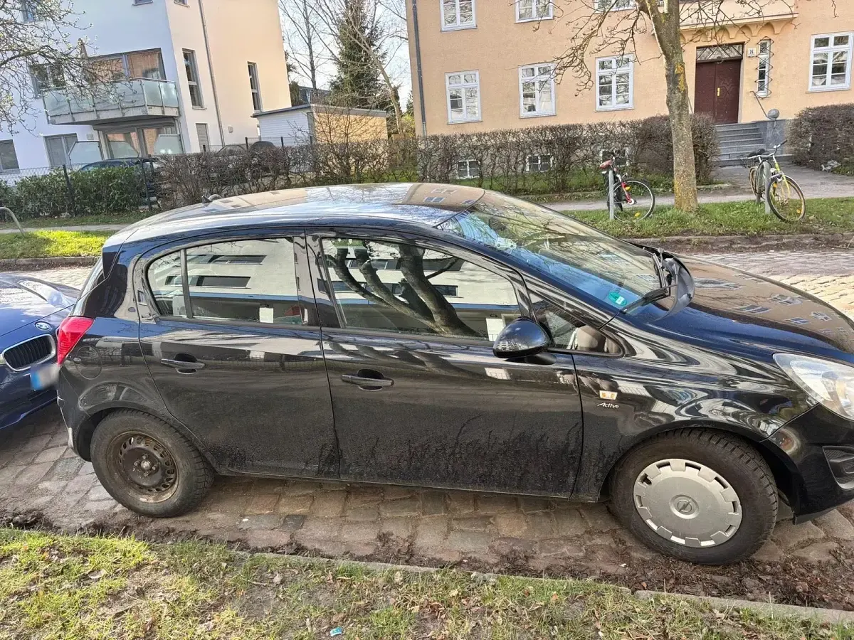 Second-hand Opel Corsa 87 CP (63 kW) 2013 Negru Hatchback