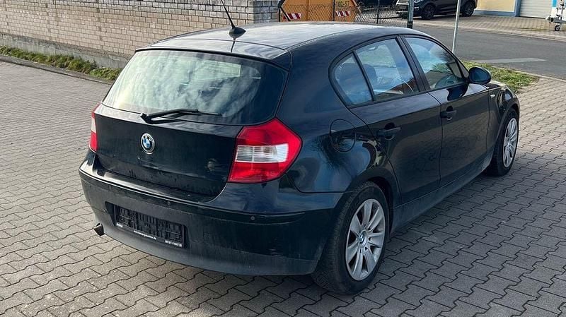 Gebraucht BMW 118 Sport Line 122 PS (89 kW) 2006 Schwarz Kleinwagen
