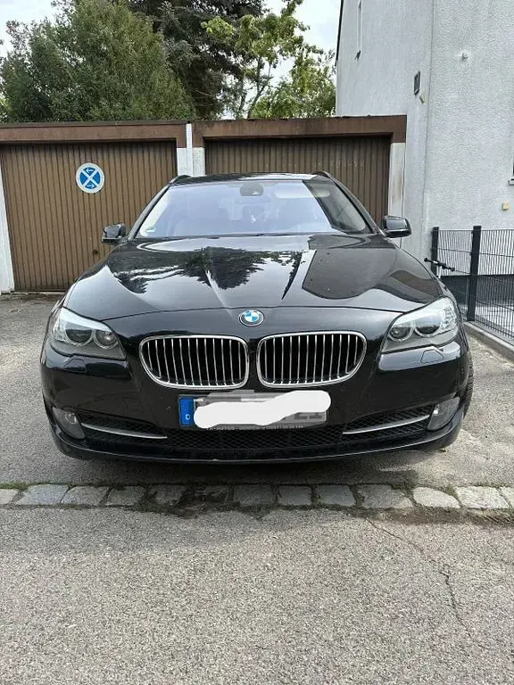 Gebraucht BMW 530 258 PS (189 kW) 2012 Schwarz Kombi