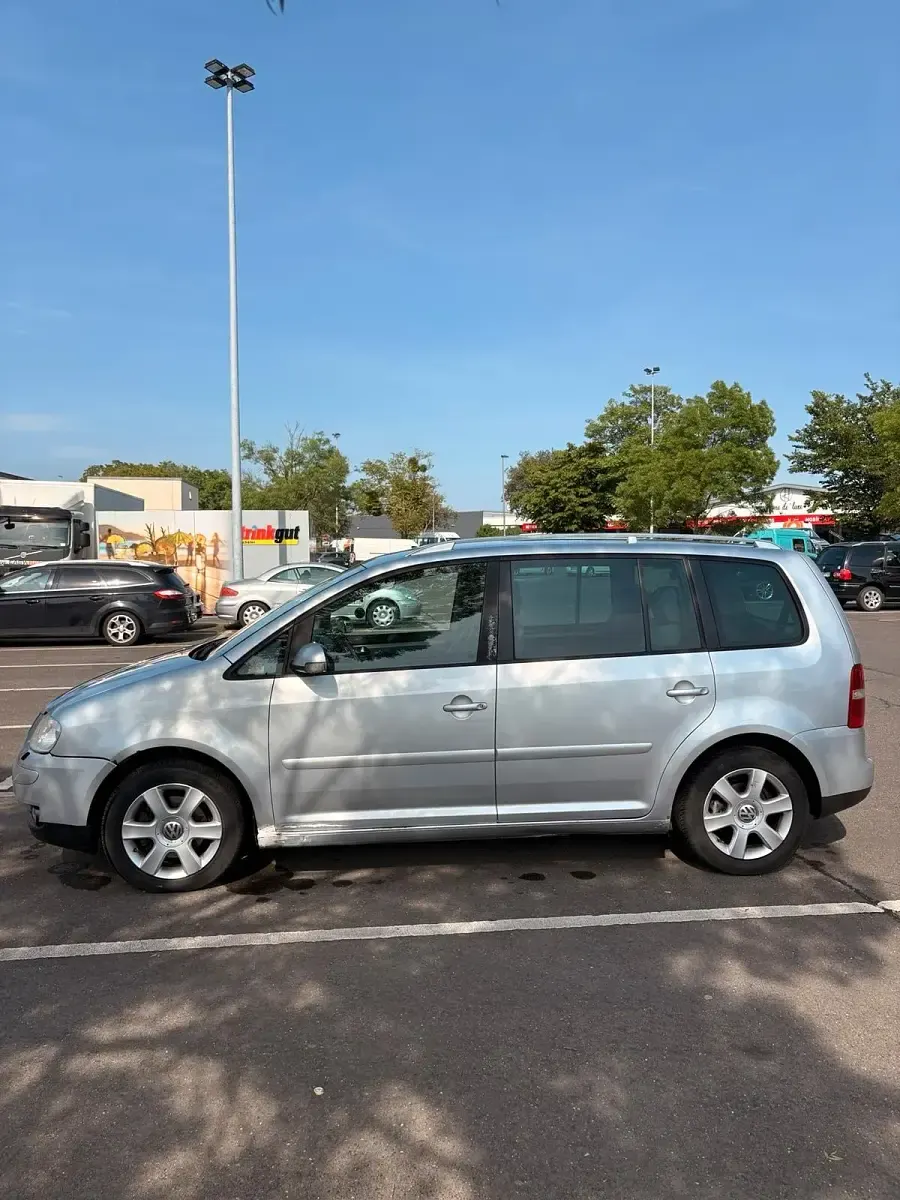 Gebraucht VW Touran 140 PS (102 kW) 2005 Silber Van / Kleinbus